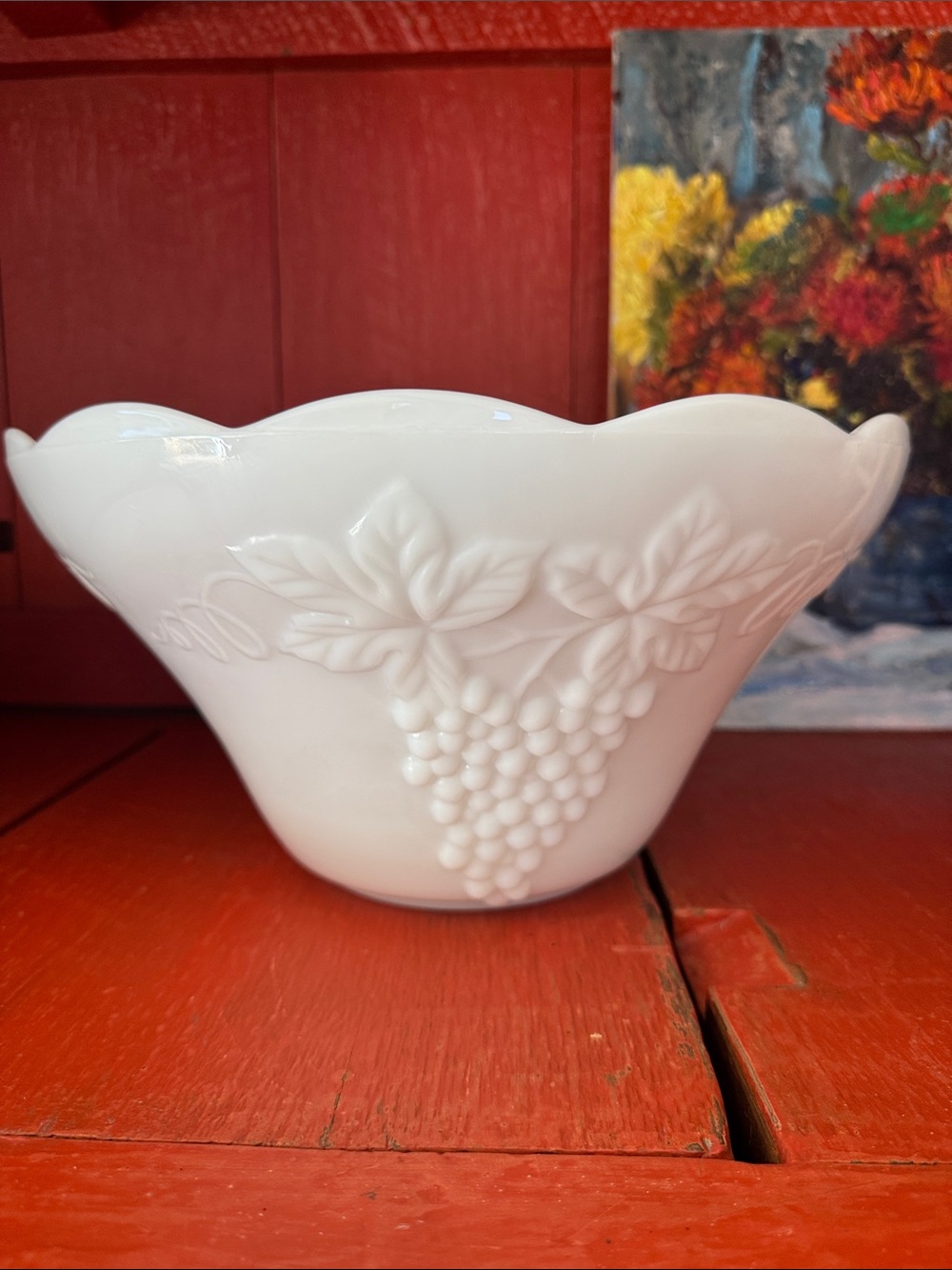 Indiana Glass White Grape Embossed Serving Bowl